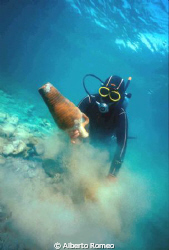 Found an anphora on the ancien wreck of XII sec. by Alberto Romeo 